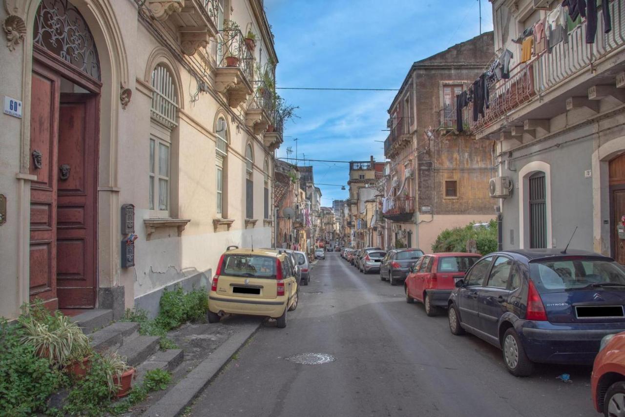 Cozy'S House Nel Cuore Della Citta Catania Luaran gambar
