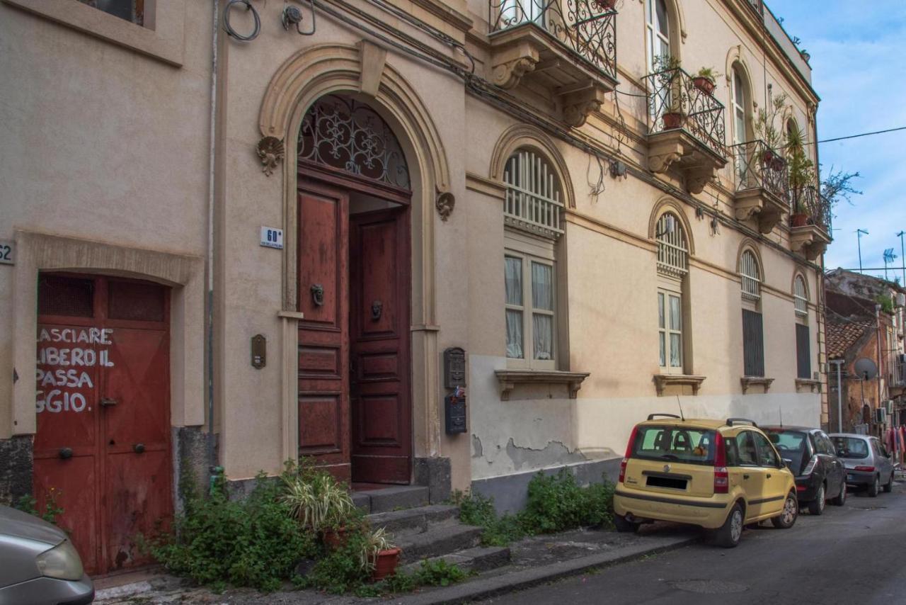 Cozy'S House Nel Cuore Della Citta Catania Luaran gambar