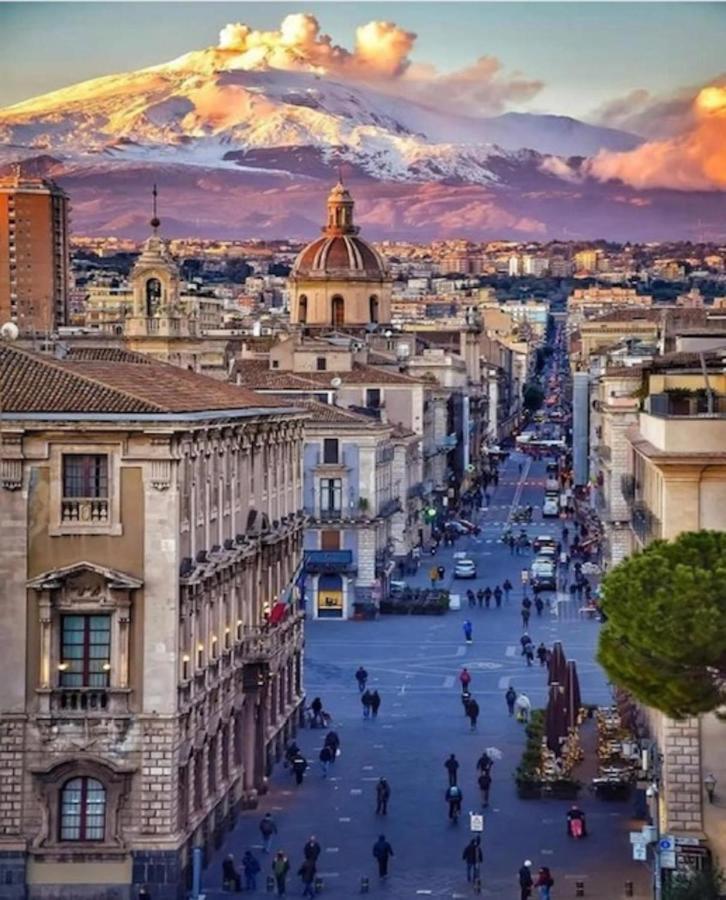 Cozy'S House Nel Cuore Della Citta Catania Luaran gambar